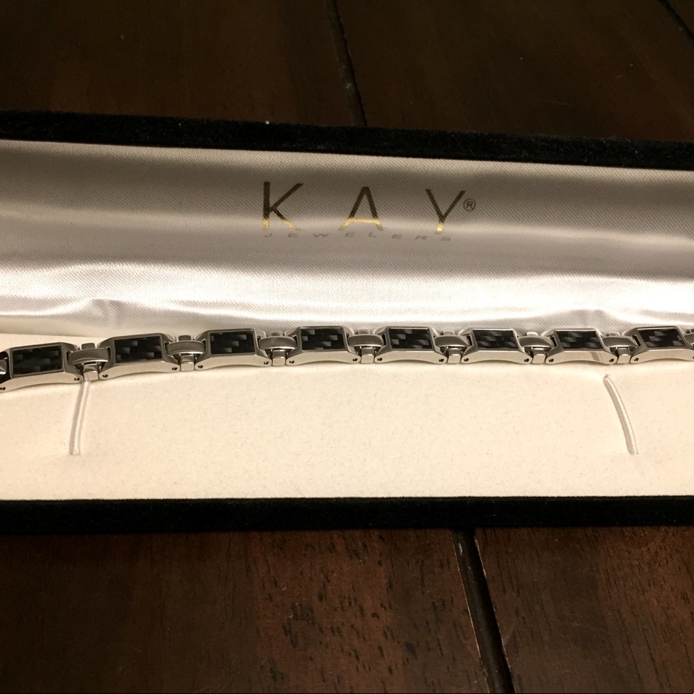 Men’s carbon fiber and stainless steel bracelet